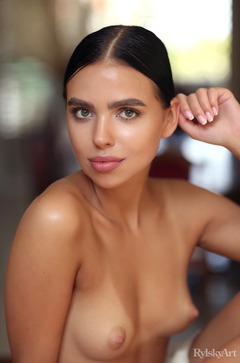 Hot And Nude Teen Venice Lei