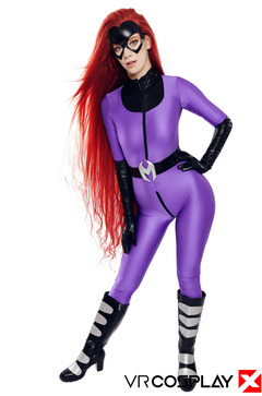 Redhead Erin Everheart Cosplaying